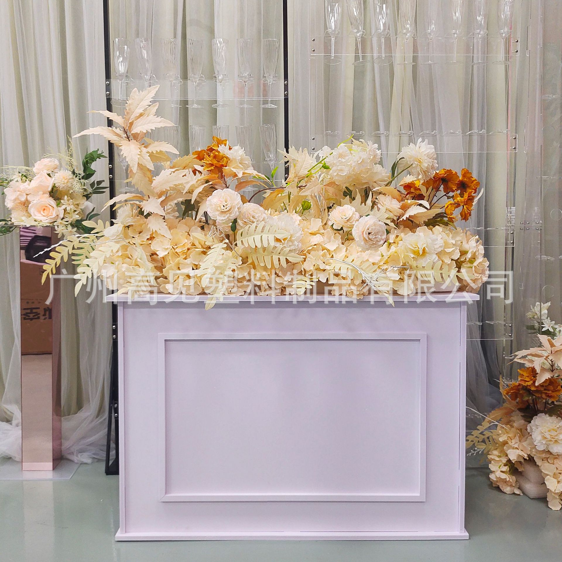 Supply Wedding Venue - تصميم موقع حفل الزفاف بأعمدة رومانية،