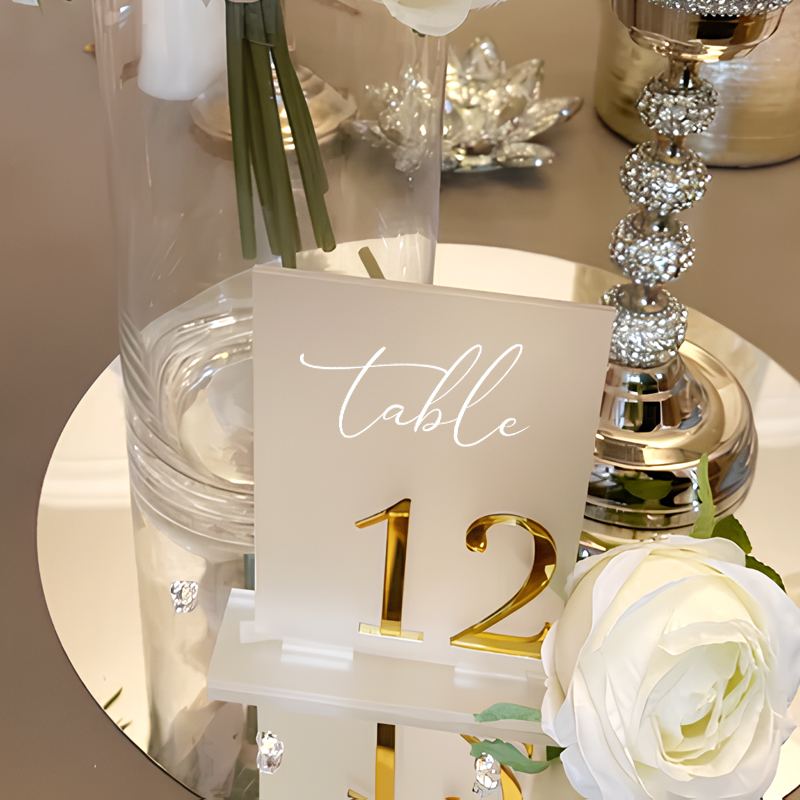 أرقام طاولات من الأكريليك لتزي - مراجعة Table Number Gold وسعره